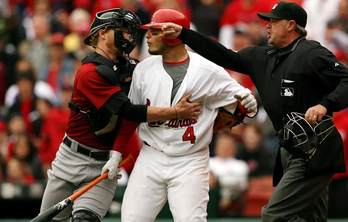 Yadier Molina eliminat din meci după cearta cu arbitru