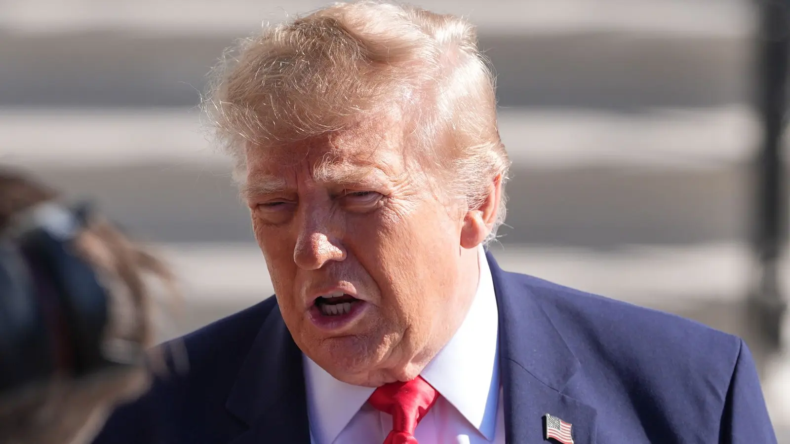 Trump pune sub semnul întrebării meciul NFL din Paris, în plină criză socială